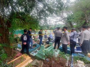 Makam Santri Gontor yang Tewas Dibongkar untuk Autopsi Hari Ini Makam Santri Gontor yang Tewas Dibongkar untuk Autopsi Hari Ini