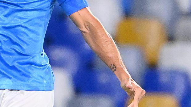 Napoli's Argentinian forward Giovanni Simeone celebrates after scoring his team's third goal  during the UEFA Champions League Group A first leg football match between SSC Napoli and Liverpool FC at the Diego Armando Maradona Stadium in Naples on September 7, 2022. (Photo by Alberto PIZZOLI / AFP) (Photo by ALBERTO PIZZOLI/AFP via Getty Images)