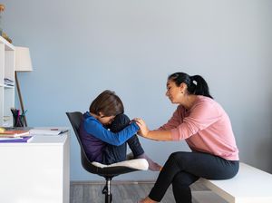 Alone Artinya Sendiri, Apa Bedanya dengan Lonely?