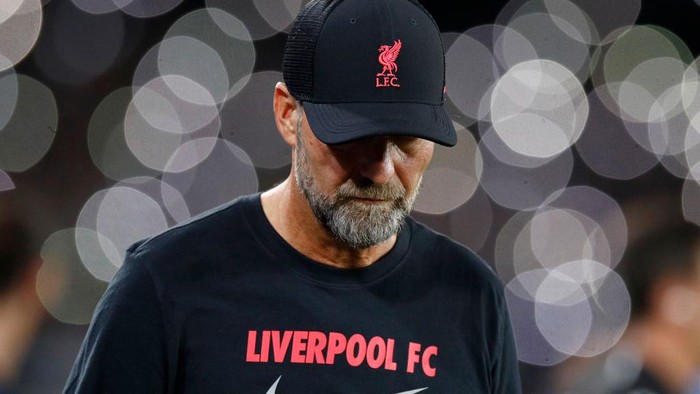 NAPLES, ITALY - SEPTEMBER 07: Head coach Jurgen Klopp of Liverpool FC looks on during the UEFA Champions League group A match between SSC Napoli and Liverpool FC at Stadio Diego Armando Maradona on September 7, 2022 in Naples, Italy. (Photo by Matteo Ciambelli/DeFodi Images via Getty Images)