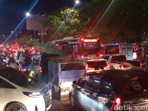 Lalin Jalan Perintis Kemerdekaan Masih Macet 2 Km Pascademo Mahasiswa Unhas