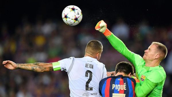 Lewandowski Hattrick, Barcelona Pesta Gol Atas Viktoria Plzen