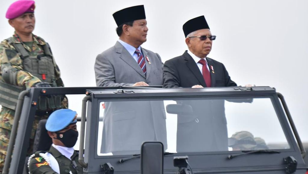 Momen Maruf Amin-Prabowo Naik Jip Cek Pasukan Komcad