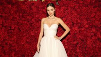 Miranda Kerr Idap Penyakit Radang Usus, Pantang Makan Telur