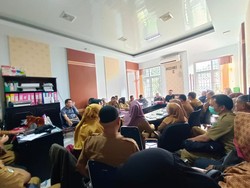 Status Tak Jelas, Nakes Sukarela di Lutra Tuntut SK dan Slip Gaji