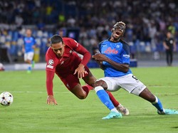 Virgil van Dijk Dinilai Kian Rapuh Usai Liverpool Dihajar Napoli