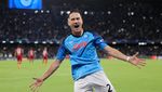 Foto: Napoli Beri Tsunami Gol ke Gawang Liverpool