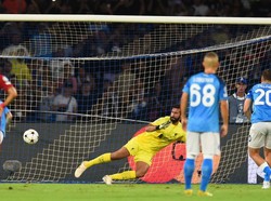 Babak I Selesai, Napoli Ungguli Liverpool 3-0!