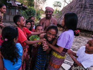 Nostalgia Masa Kecil, Begini Serunya Permainan Anak di NTT