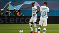 Tapi Aubameyang kini sudah ditinggal Tuchel yang kena pecat Chelsea usai kalah di Liga Champions. Foto: AFP via Getty Images/DENIS LOVROVIC