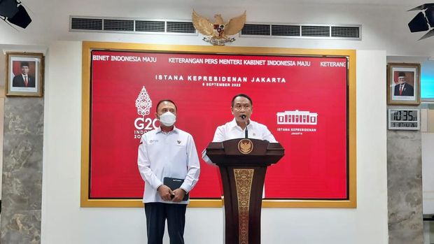 Presiden RI Joko Widodo (Jokowi) memimpin Rapat Terbatas (Ratas) mengenai Piala Dunia U-20 2023. Ratas membahas kekurangan dalam persiapan hingga deadline dari FIFA.