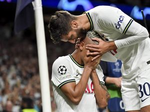 Air Mata Richarlison Usai Bobol Gawang Marseille