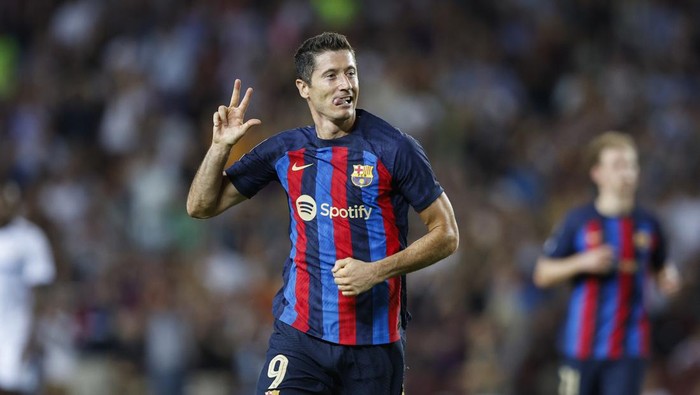09 Robert Lewandowski of FC Barcelona celebrates after scoring a hattrick during the UEFA Champions League match of Group C between FC Barcelona v FC Viktoria Plezen at Spotify Camp Nou Stadium in Barcelona, Spain, on September 7th, 2022.   (Photo by Xavi Bonilla/DeFodi Images via Getty Images)