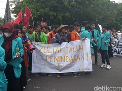 Sempat Deadlock, Ketua DPRD Solo Akhirnya Temui Massa Demo BBM Naik