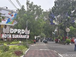 600 Polisi Amankan Demo Kenaikan Harga BBM di DPRD Solo Hari Ini