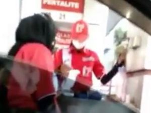Viral Isi BBM di SPBU Makassar Hanya Sekali Sehari, Pertamina Tegur Operator Viral Isi BBM di SPBU Makassar Hanya Sekali Sehari, Pertamina Tegur Operator