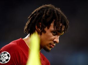 Trent Alexander-Arnold Jadi Buah Bibir, Cara Bertahannya Niat Gak sih?