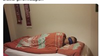 Trent Alexander-Arnold dibilang tidur saat lini belakang Liverpool sedang diserang. Foto: Dok. Twitter