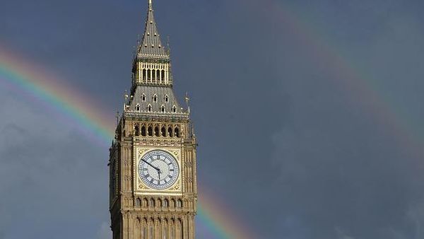 Heboh Langit Berhias Pelangi Saat Ratu Elizabeth II Mangkat