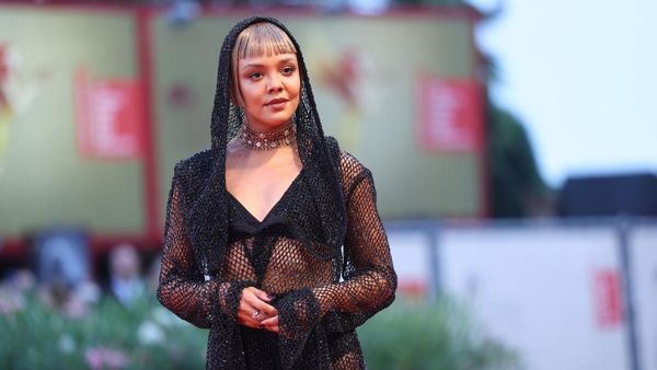 Foto Seksi Tessa Thompson di Italia