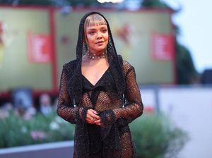 Foto Seksi Tessa Thompson di Italia