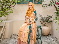 Kartika Putri Cerita Baby Moon Nonton Bola di Inggris