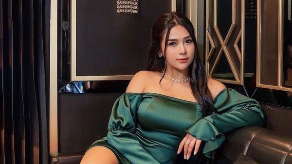 Potret Amelia NS yang Dicap Cuma Modal Seksi Padahal Berprestasi