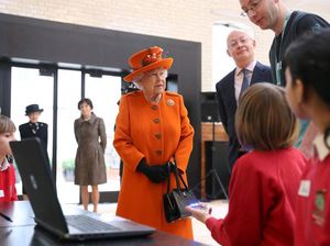 Momen Ratu Elizabeth II Unggah Instagram Pertama