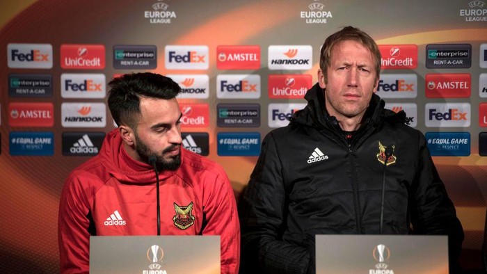 Ostersund football clubs player Brwa Nouri (L) and head coach Graham Potter give a press conference on November 22, 2017 in Ostersund, Sweden, on the eve of their UEFA Europa League football match against FC Zorya Luhansk. / AFP PHOTO / TT NEWS AGENCY / Robert HENRIKSSON / Sweden OUT        (Photo credit should read ROBERT HENRIKSSON/AFP via Getty Images)