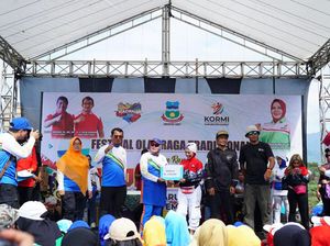Bupati Garut Ikut Gowes-Senam di Festival Olahraga Tradisional