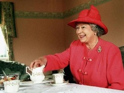 Ini Cara Ratu Elizabeth II Menikmati Afternoon Tea Setiap Hari