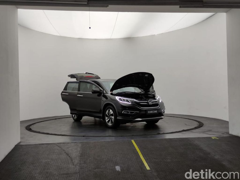 Orang Indonesia Masih Belum Terbiasa Beli Mobil Bekas Online, Harus Lihat Fisik Dulu Orang Indonesia Masih Belum Terbiasa Beli Mobil Bekas Online, Harus Lihat Fisik Dulu