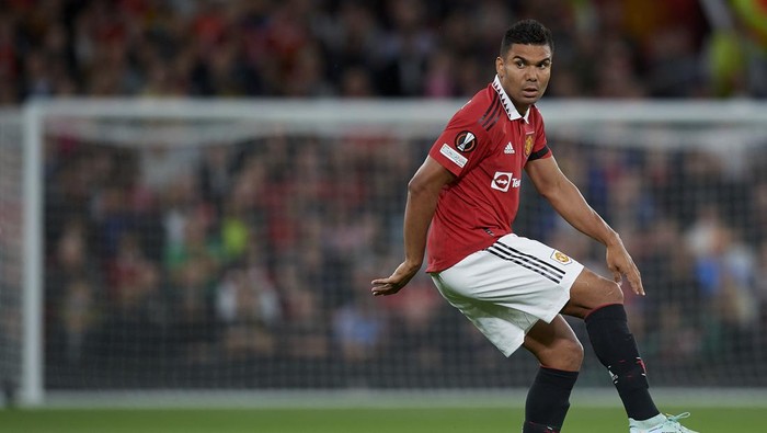 Casemiro Defensive Midfield of Manchester United and Brazil controls the ball during the UEFA Europa League group E match between Manchester United and Real Sociedad at Old Trafford on September 8, 2022 in Manchester, United Kingdom. (Photo by Jose Breton/Pics Action/NurPhoto via Getty Images)