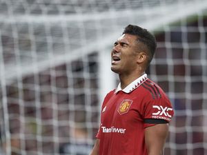 Aduh.... MU Kalah, Casemiro Kena Nutmeg