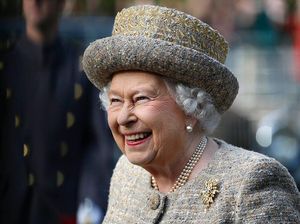Khas Banget.. Begini Senyum Ratu Elizabeth II di Berbagai Momen Khas Banget.. Begini Senyum Ratu Elizabeth II di Berbagai Momen