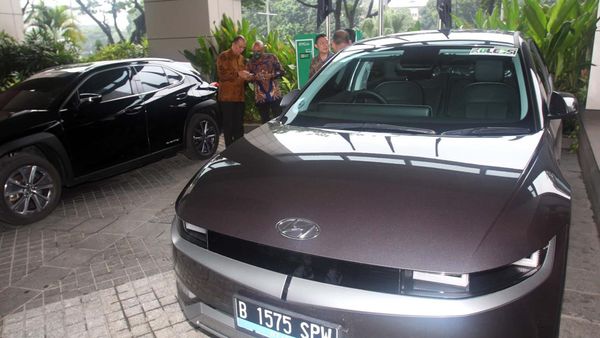 EVcuzz Perbanyak Stasiun Pengisian Mobil Listrik