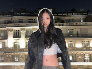 Gaya 8 Idol KPop Wanita Pakai Low Rise Pants, Pamer Perut Ramping Gaya 8 Idol KPop Wanita Pakai Low Rise Pants, Pamer Perut Ramping