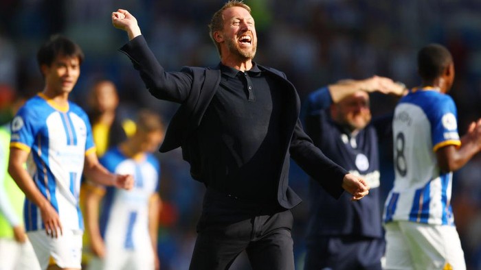 BRIGHTON, ENGLAND - AUGUST 27: Graham Potter, Manager of Brighton & Hove Albion celebrates following the Premier League match between Brighton & Hove Albion and Leeds United at American Express Community Stadium on August 27, 2022 in Brighton, England. (Photo by Bryn Lennon/Getty Images)