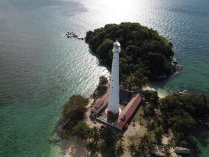 Kala Mercusuar Pulau Lengkuas Bikin Mata Para Menteri Negara G20 Terbelalak Kala Mercusuar Pulau Lengkuas Bikin Mata Para Menteri Negara G20 Terbelalak