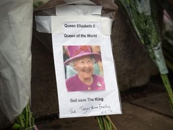 Saat Ratu Elizabeth Diklaim Pesan 80 Jersey Cristiano Ronaldo