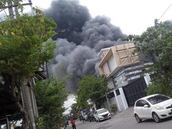 Gudang Lampu di Kalianak Terbakar, Belum Diketahui Penyebab Kebakaran