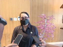 Koster Sering Pose Dua Jari, Ini Kata Bawaslu Bali