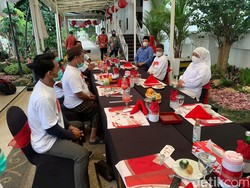 Temui Gusdurian yang Jalan Kaki dari Jombang, Khofifah Emoh Bahas Politik