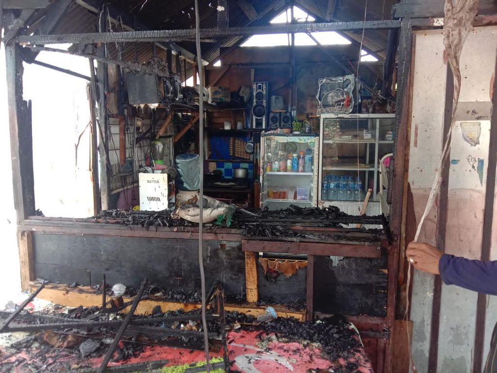 Diduga Korsleting Listrik, Warung Sembako di Tabanan Ludes Terbakar