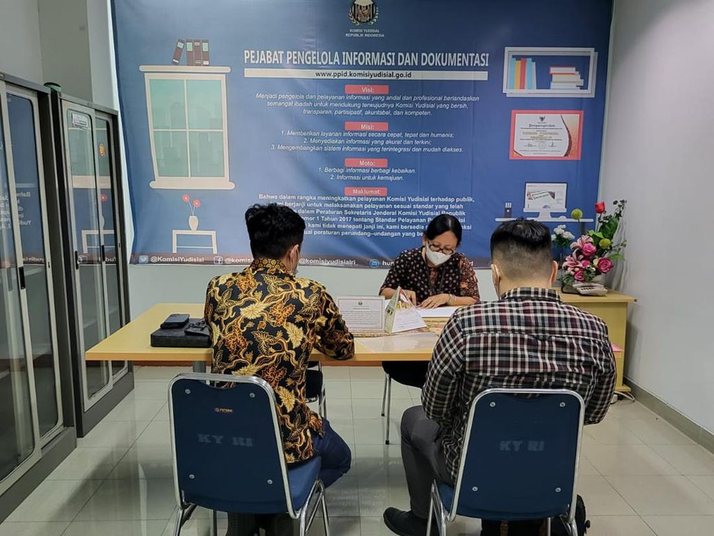 Terdakwa Divonis Lepas, Korban Investasi Alkes Puluhan Miliar Lapor KY Terdakwa Divonis Lepas, Korban Investasi Alkes Puluhan Miliar Lapor KY