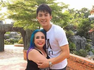 Viral Artis Tampan Ketiaknya Dicium Nenek-nenek yang Sudah Nikah 14 Kali Viral Artis Tampan Ketiaknya Dicium Nenek-nenek yang Sudah Nikah 14 Kali