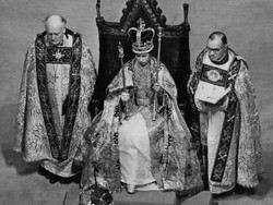 Ada Mitos Jika Berlian Mahkota Ratu Elizabeth II Copot Pertanda Bencana