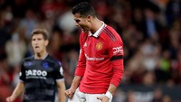 Cristiano Ronaldo tampak frustrasi ketika tidak mendapat bola (Getty Images)
