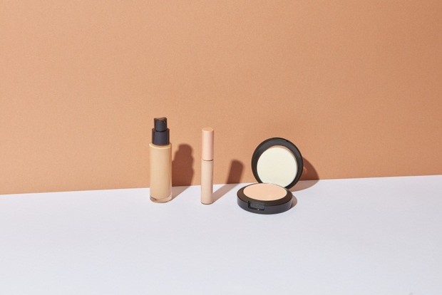 Memilih shade foundation dan bedak yang salah/foto: pexels.com Memilih shade foundation dan bedak yang salah