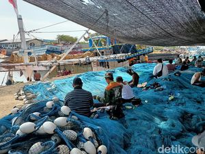 Nelayan di Probolinggo Pilih Tak Melaut Imbas Harga BBM Naik Nelayan di Probolinggo Pilih Tak Melaut Imbas Harga BBM Naik